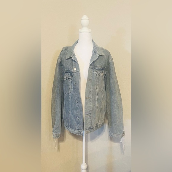 *NEW* Oversized Fringe Denim Jacket Size Large - Picture 12 of 16